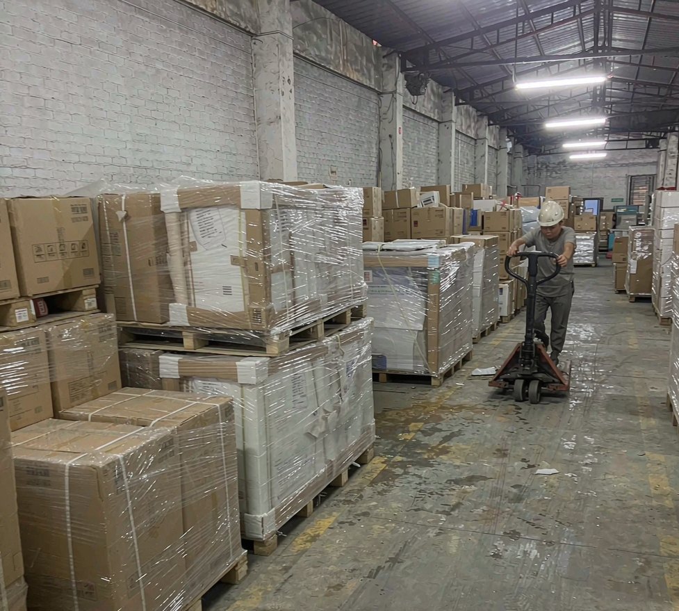 Home and living goods stored on pallets and shelving
